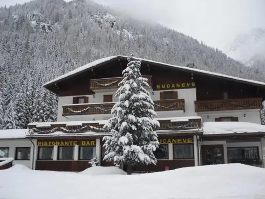 Hotel Bucaneve